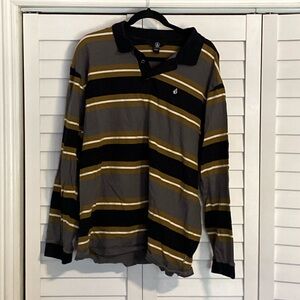 Volcom long sleeve shirt. Only worn twice.